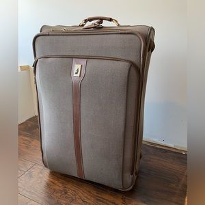 London Fog Luggage
